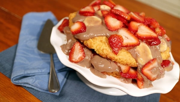 Chocolate banana pudding strawberry shortcake on plate
